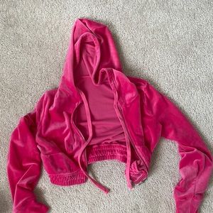 Cropped bright pink sweatshirt
